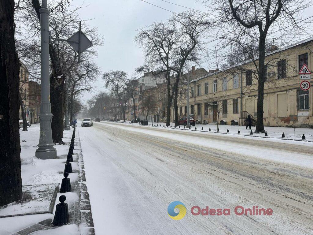 Як зі старої поштівки: фоторепортаж засніженої Одеси