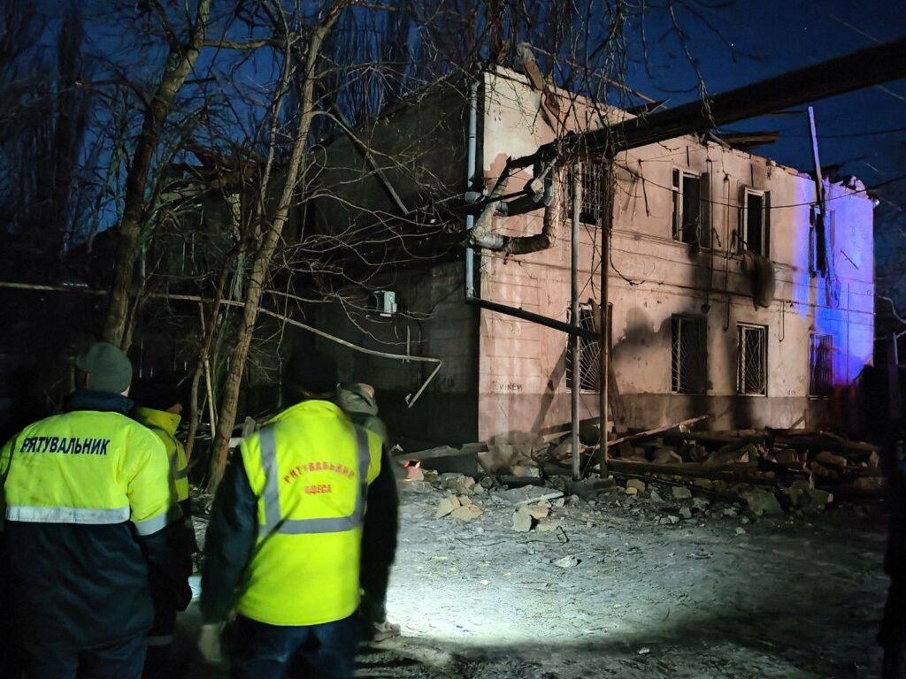 РФ снова атаковала Одессу: повреждены жилые дома, школа и детсад