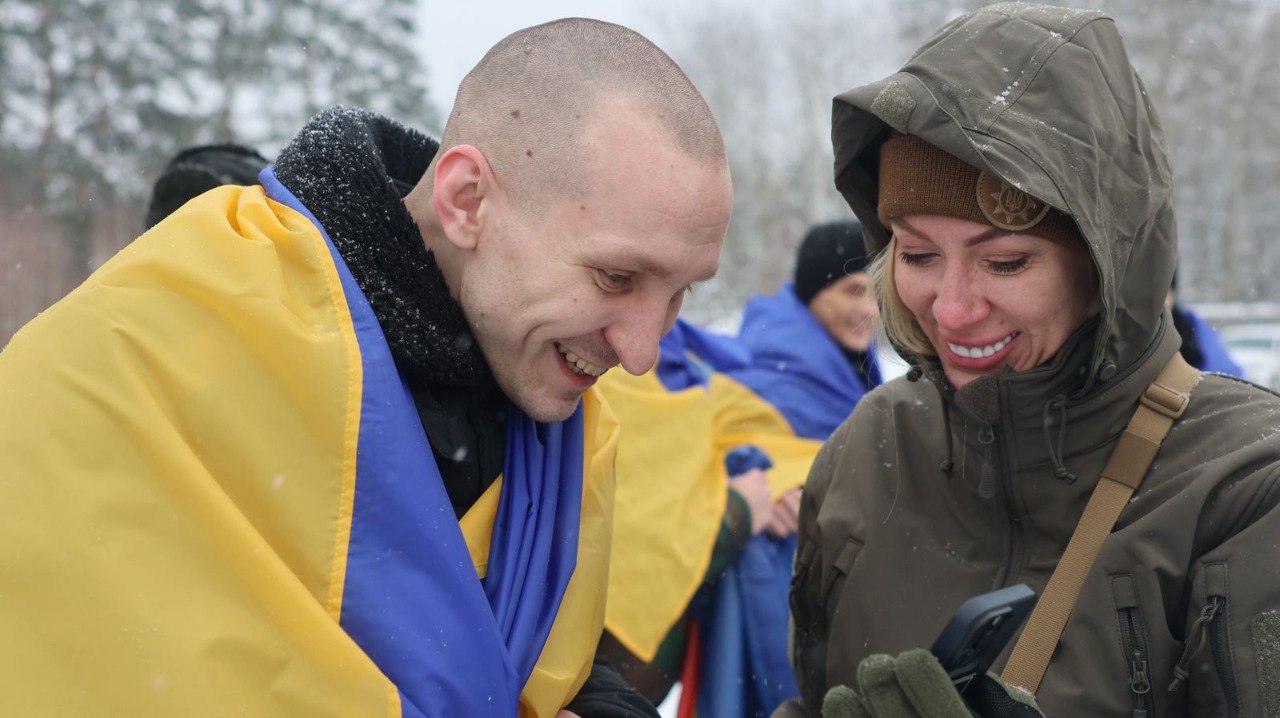 Україна повернула з неволі 150 військових та сімох цивільних