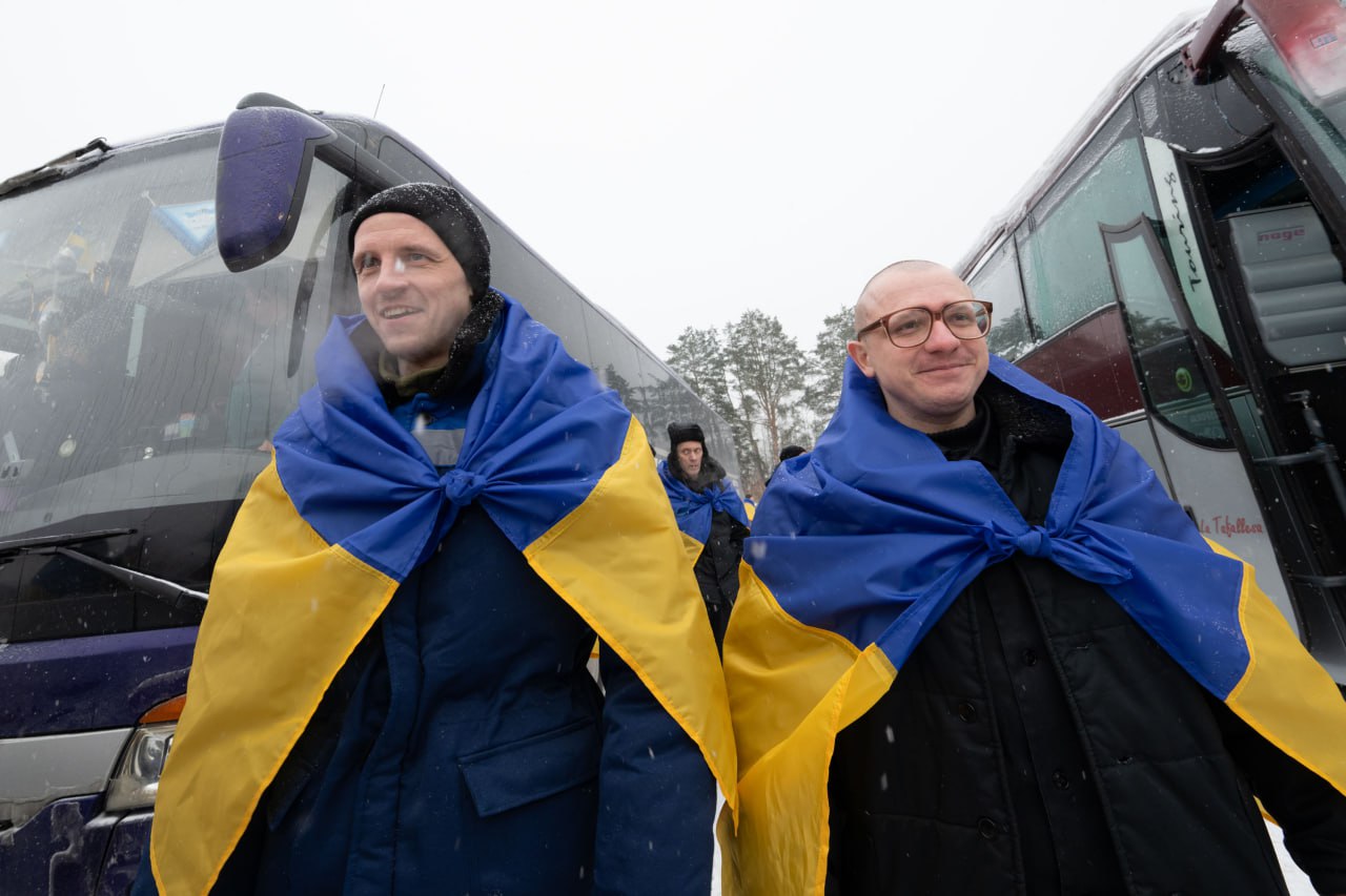 Україна повернула з неволі 150 військових та сімох цивільних