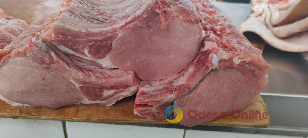 Гранат, батат та ребра: суботні ціни на одеському «Привозі»