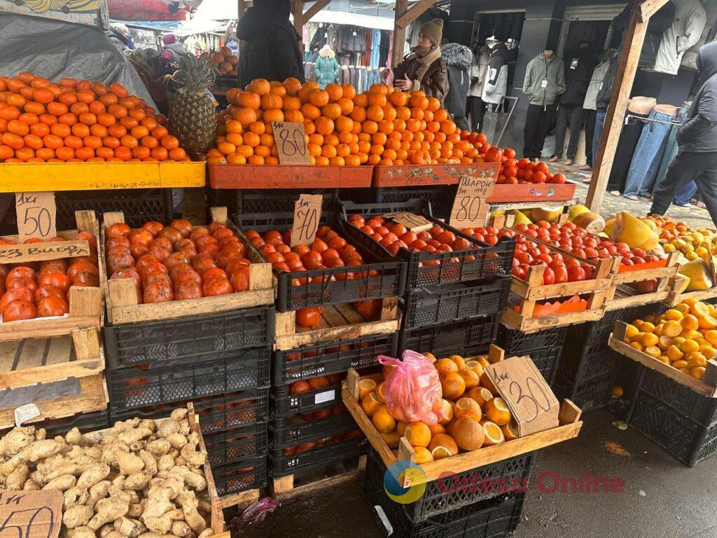 Гранат, батат та ребра: суботні ціни на одеському «Привозі»