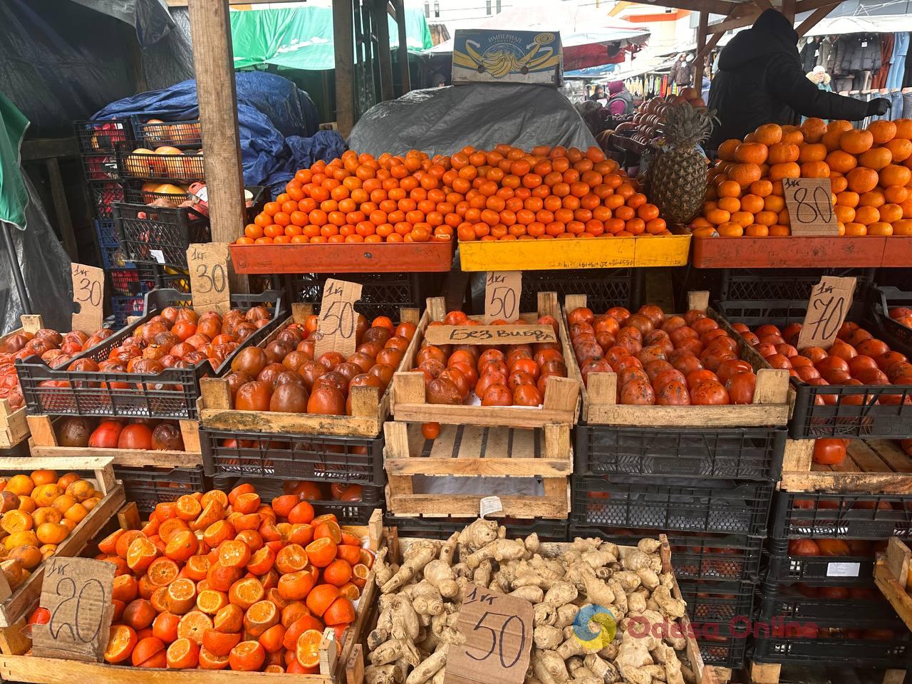 Гранат, батат та ребра: суботні ціни на одеському «Привозі»