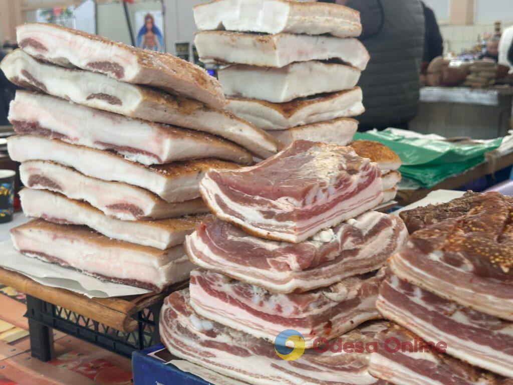 Гранат, батат та ребра: суботні ціни на одеському «Привозі»