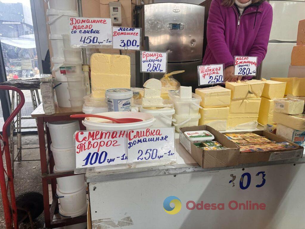 Гранат, батат та ребра: суботні ціни на одеському «Привозі»