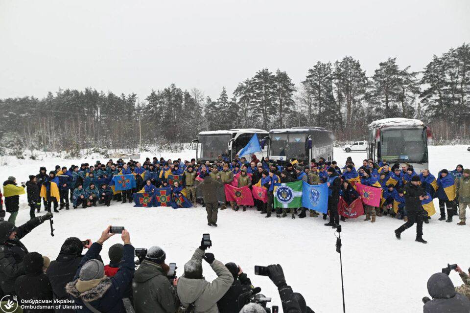 П’ятеро захисників з Одещини нарешті повернулися додому з російського полону