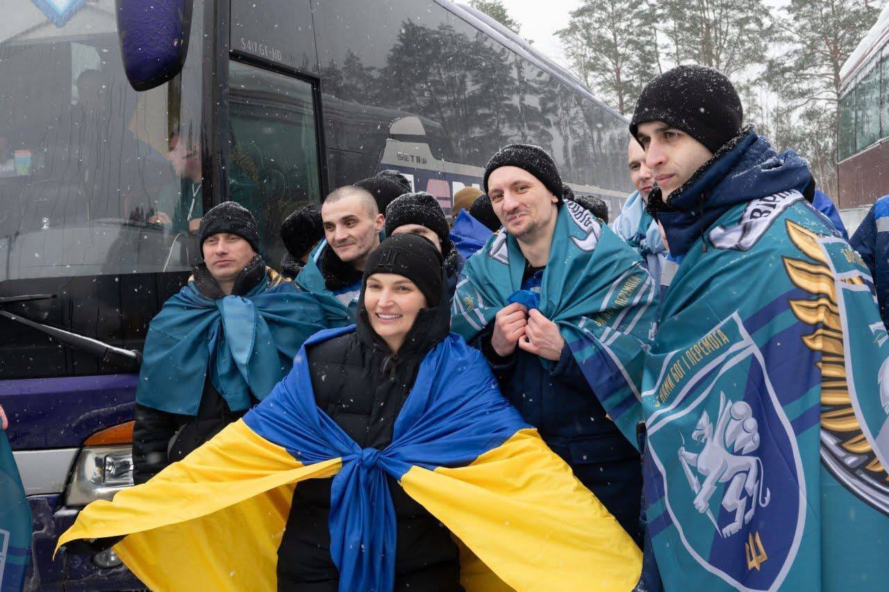 П’ятеро захисників з Одещини нарешті повернулися додому з російського полону