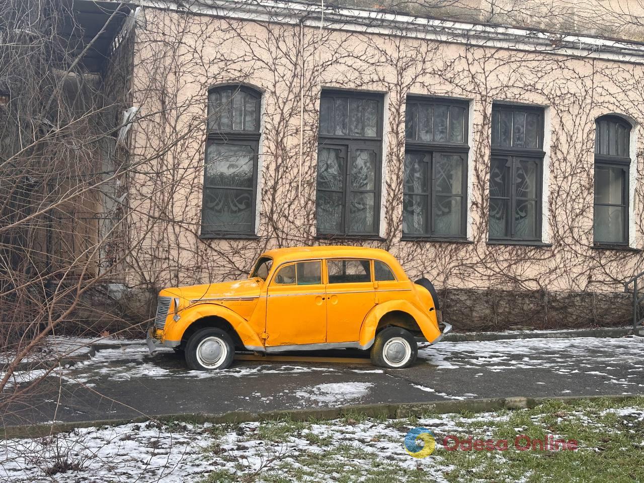 Фото тижня: ожеледиця в Одесі, наслідки ворожої атаки та перекриття дороги