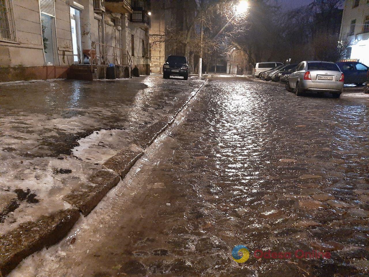 Фото тижня: ожеледиця в Одесі, наслідки ворожої атаки та перекриття дороги
