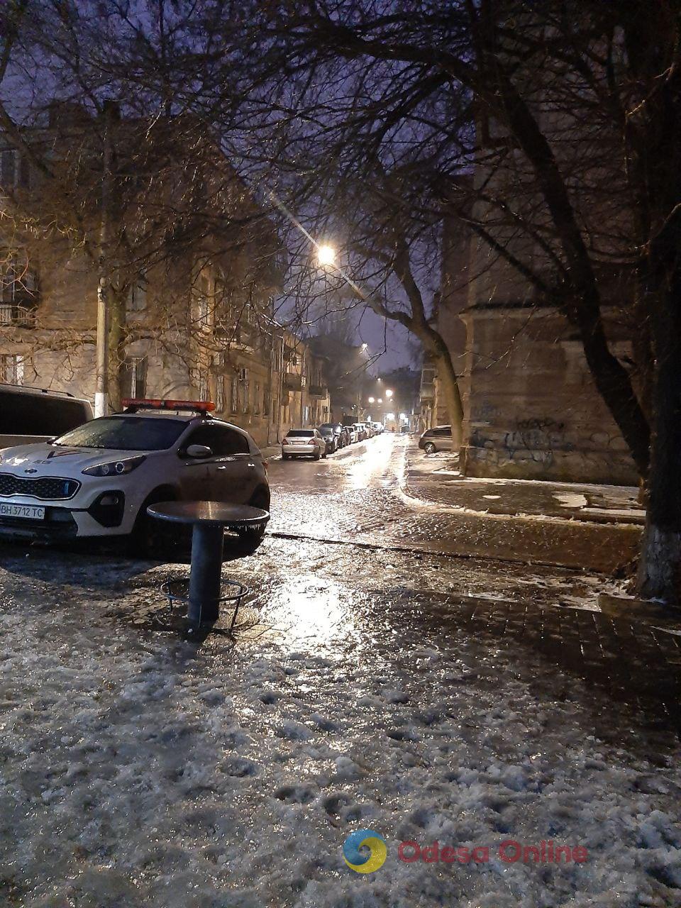 Фото тижня: ожеледиця в Одесі, наслідки ворожої атаки та перекриття дороги