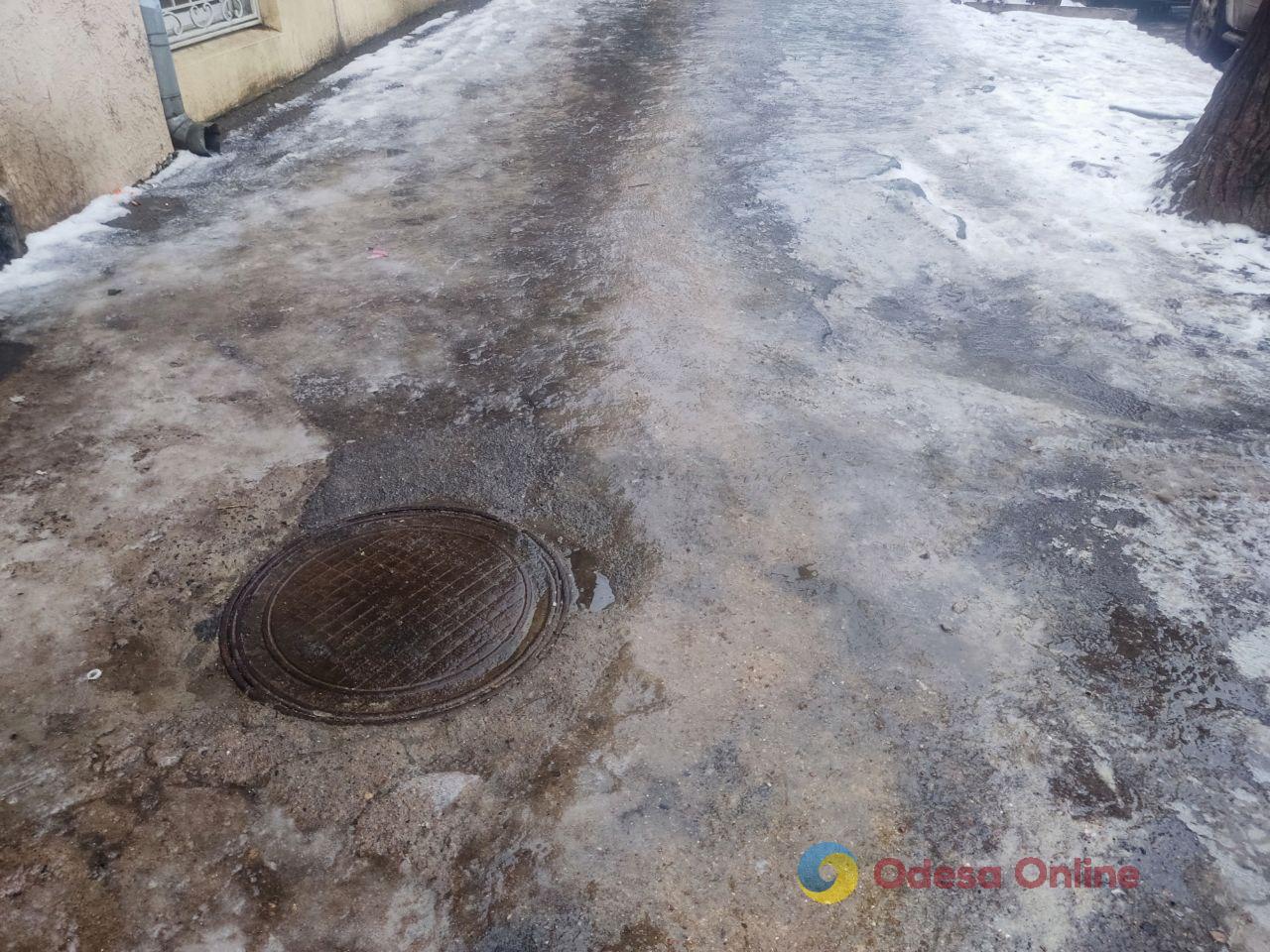 Фото тижня: ожеледиця в Одесі, наслідки ворожої атаки та перекриття дороги