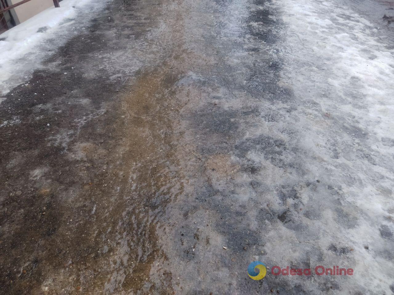 Фото тижня: ожеледиця в Одесі, наслідки ворожої атаки та перекриття дороги