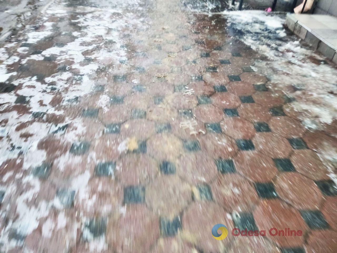 Фото тижня: ожеледиця в Одесі, наслідки ворожої атаки та перекриття дороги