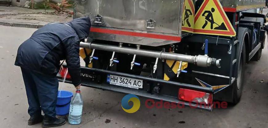 У Приморському, Київському та Хаджибейському районах Одеси організували підвіз води