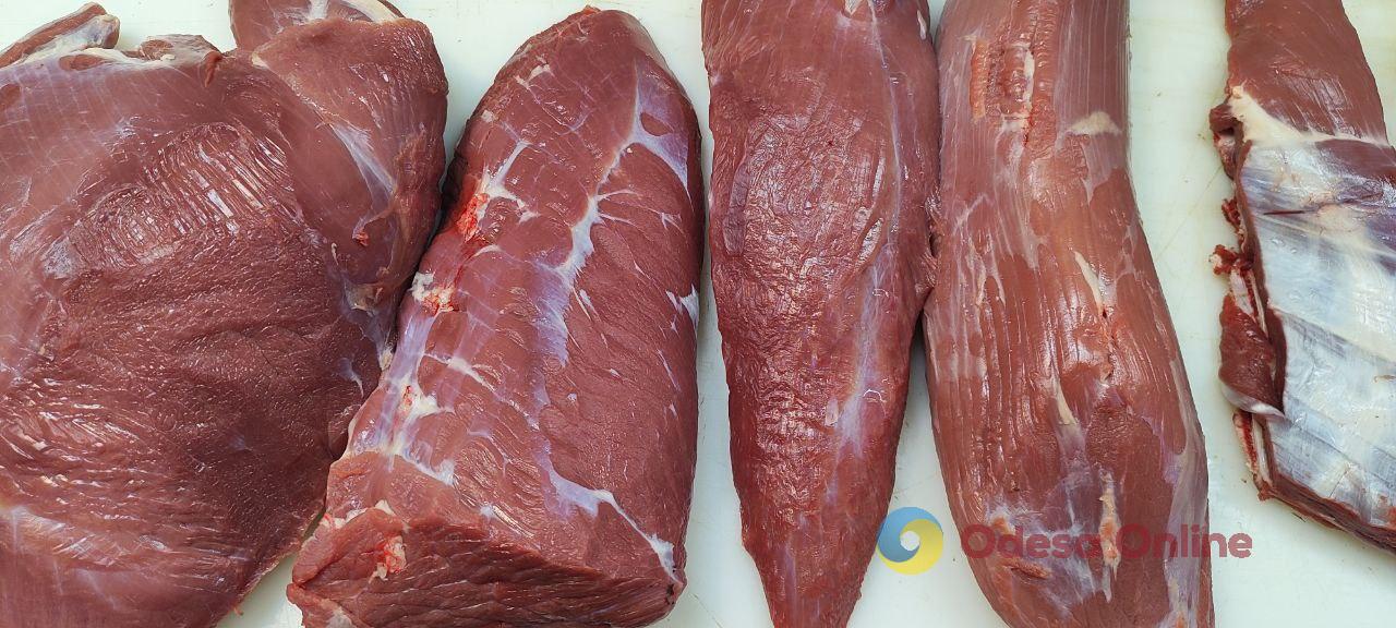 Красная капуста, яблоки и сало: субботние цены на одесском Привозе