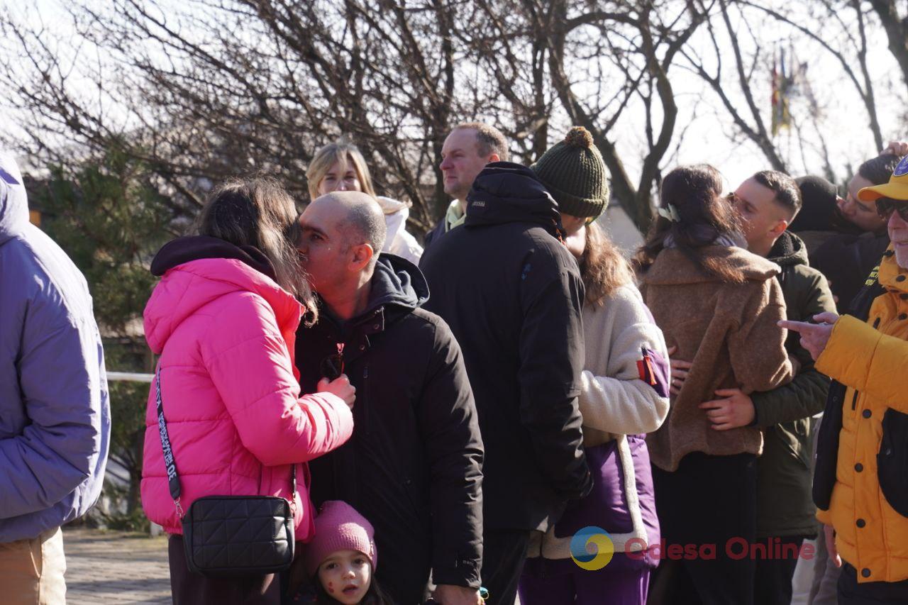 Наймасовіший поцілунок: в Одесі на узбережжі встановили національний рекорд