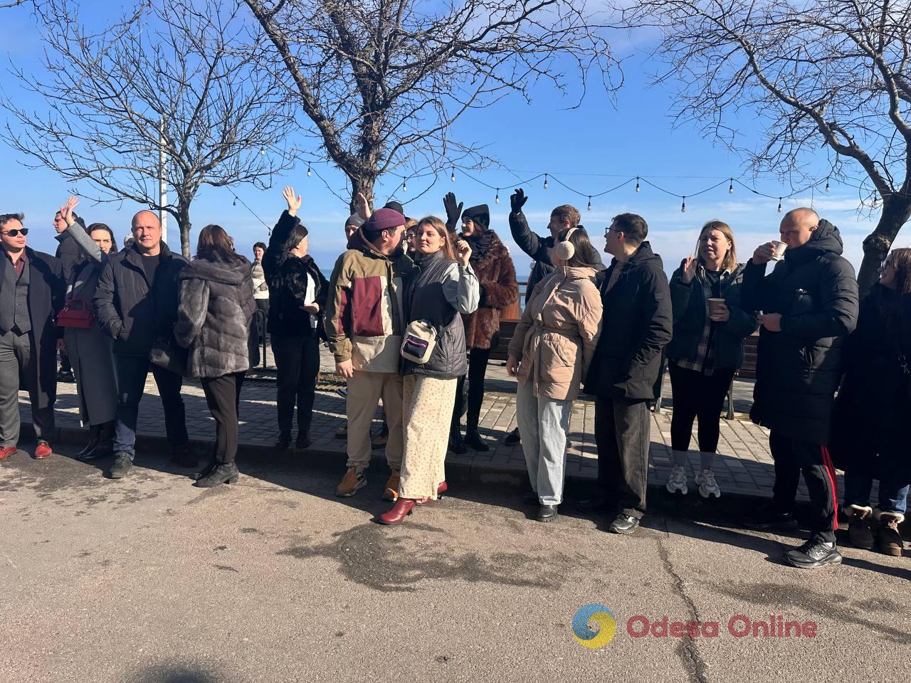 Наймасовіший поцілунок: в Одесі на узбережжі встановили національний рекорд