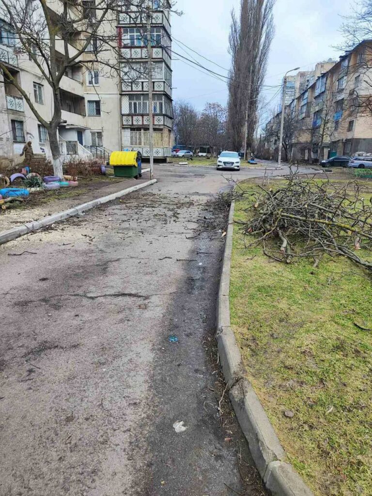 В Одесі ліквідовують наслідки нічної негоди