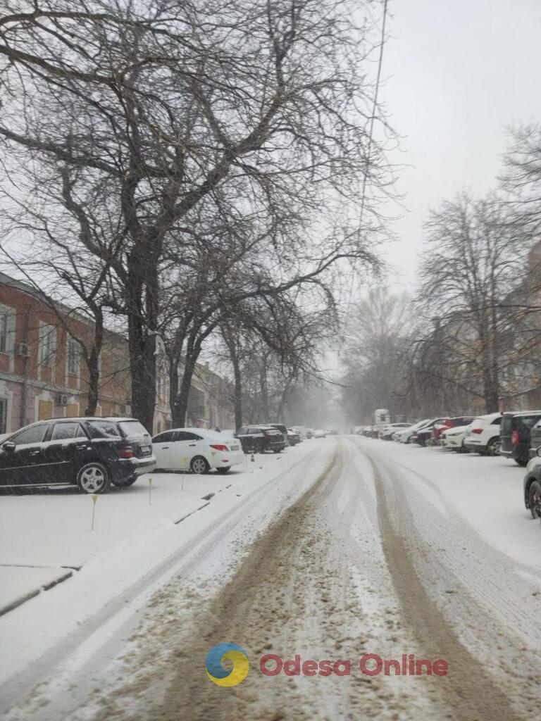 Одеса: снігопад змінив місто та його ритм (фоторепортаж)
