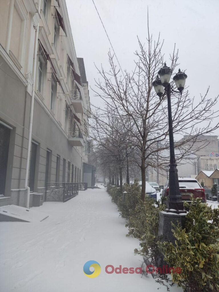 Одеса: снігопад змінив місто та його ритм (фоторепортаж)