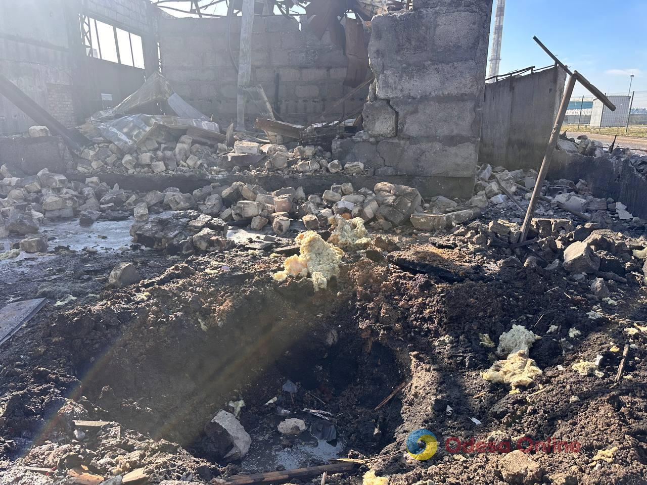 Знищений автомагазин та загиблі співробітники: наслідки нічного удару по Одещині Знищений автомагазин та загиблі співробітники: наслідки нічного удару по Одещині