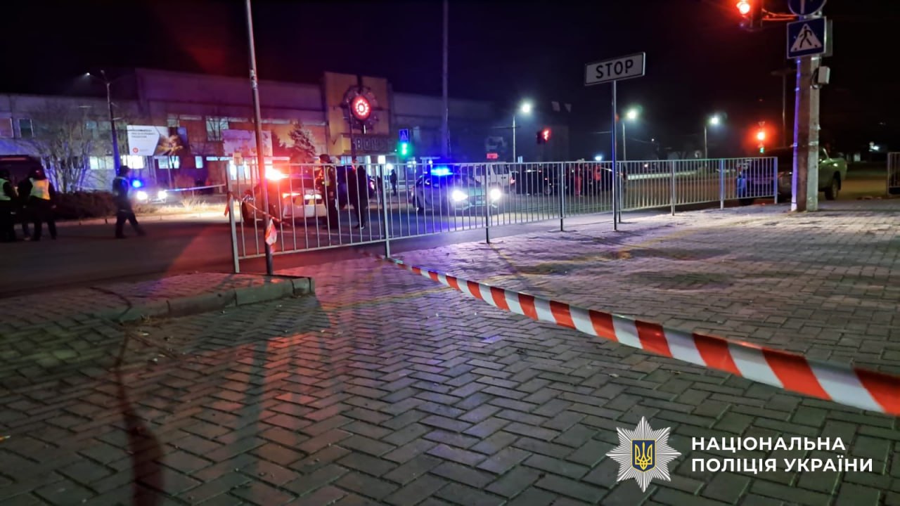У Миколаєві стався вибух – постраждали семеро патрульних У Миколаєві стався вибух – постраждали семеро патрульних