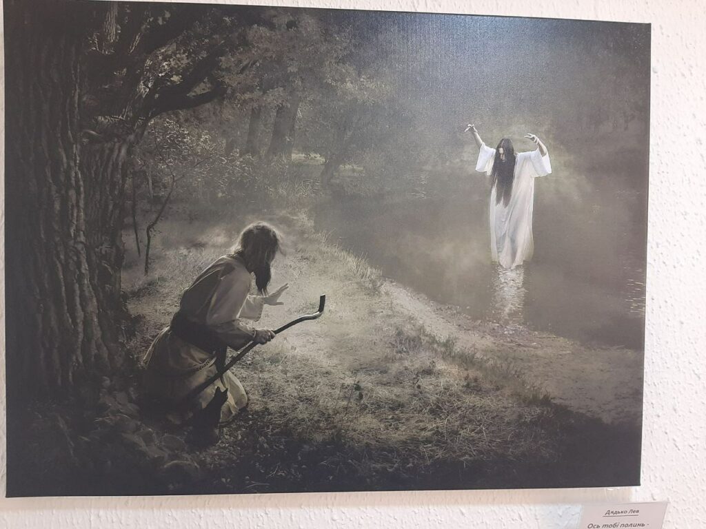 В Одесі відкрилася фотовиставка «Лісова: свобода бути собою» (фоторепортаж)