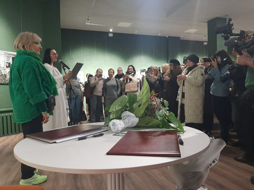 В Одессе открылась фотовыставка «Лесная: свобода быть собой» (фоторепортаж) В Одессе открылась фотовыставка «Лесная: свобода быть собой» (фоторепортаж)