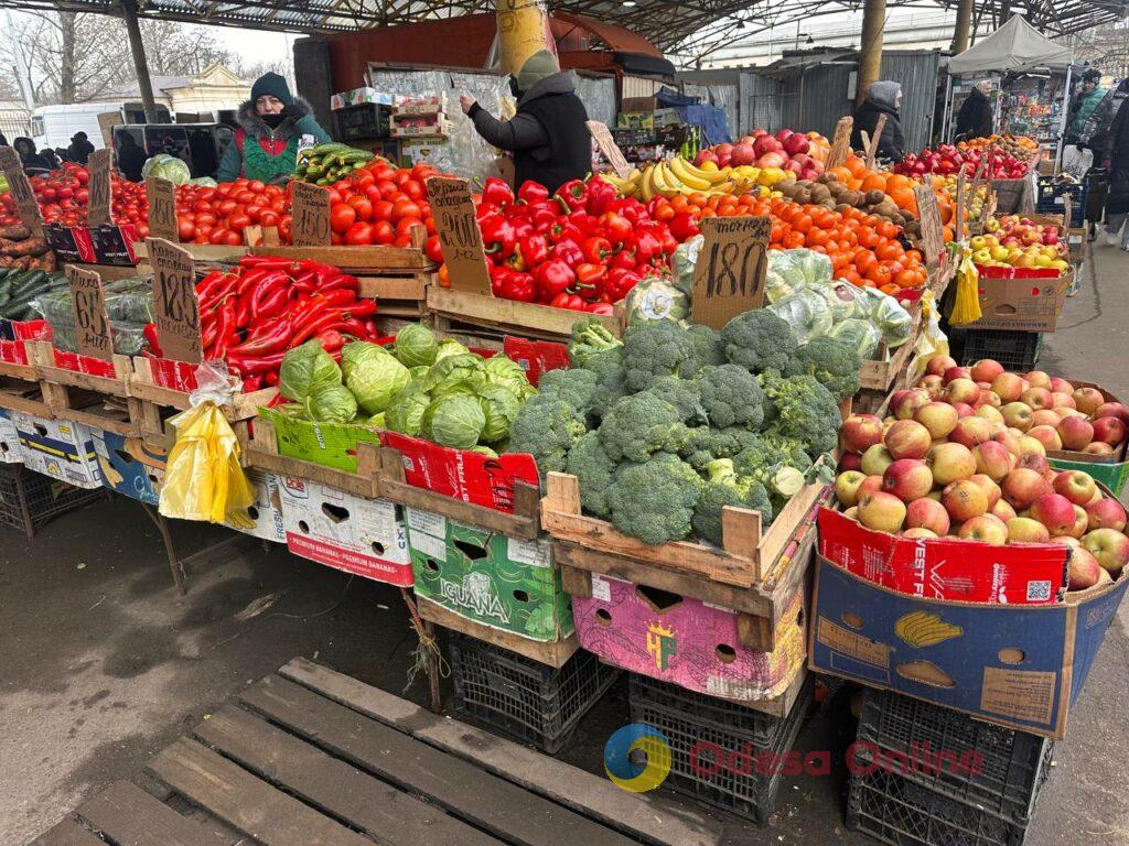 Яйця, ківі та печериці: суботні ціни на одеському «Привозі»