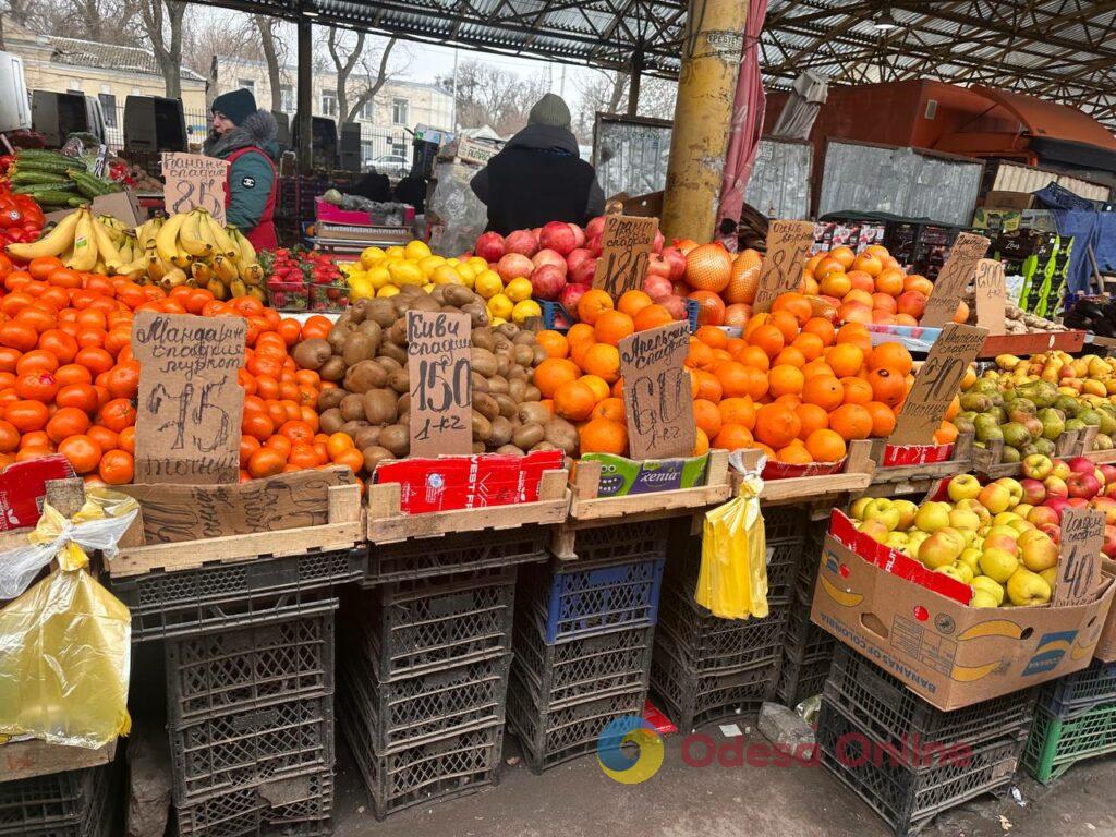 Яйця, ківі та печериці: суботні ціни на одеському «Привозі»