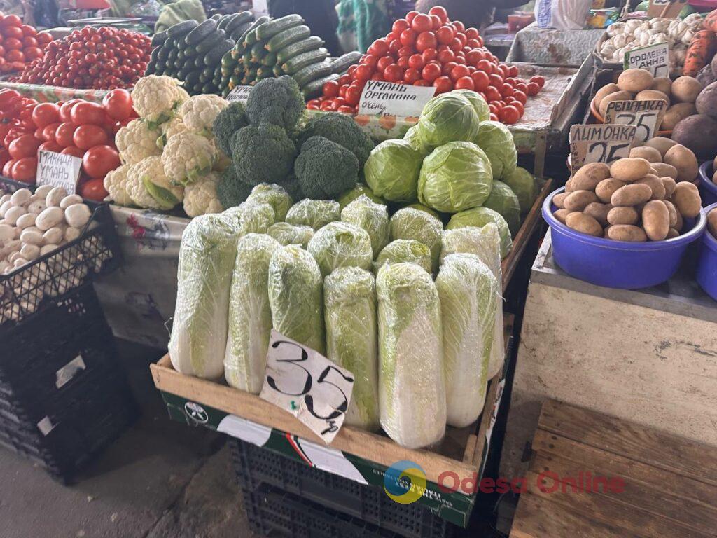 Яйця, ківі та печериці: суботні ціни на одеському «Привозі»