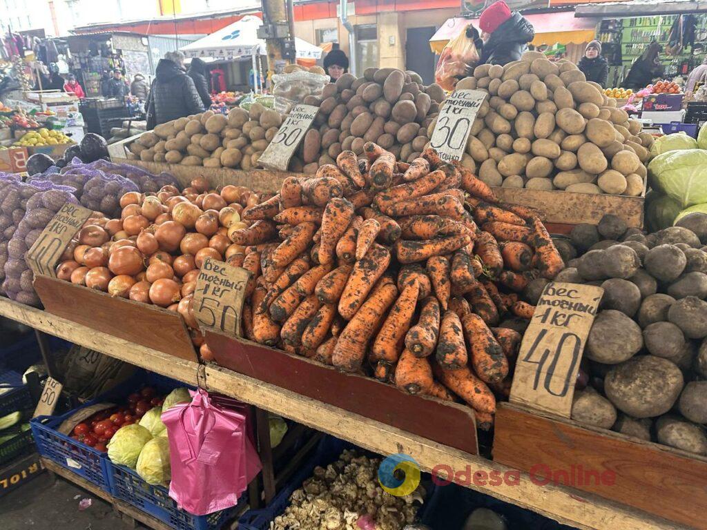 Яйця, ківі та печериці: суботні ціни на одеському «Привозі»