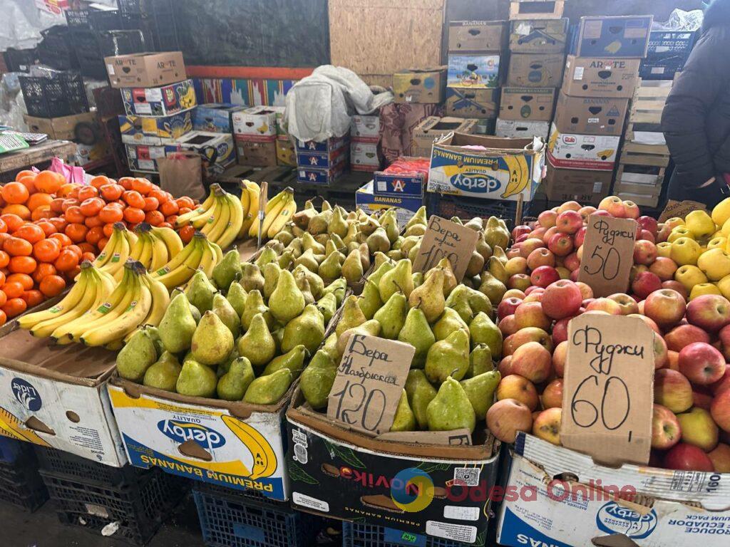 Яйця, ківі та печериці: суботні ціни на одеському «Привозі»