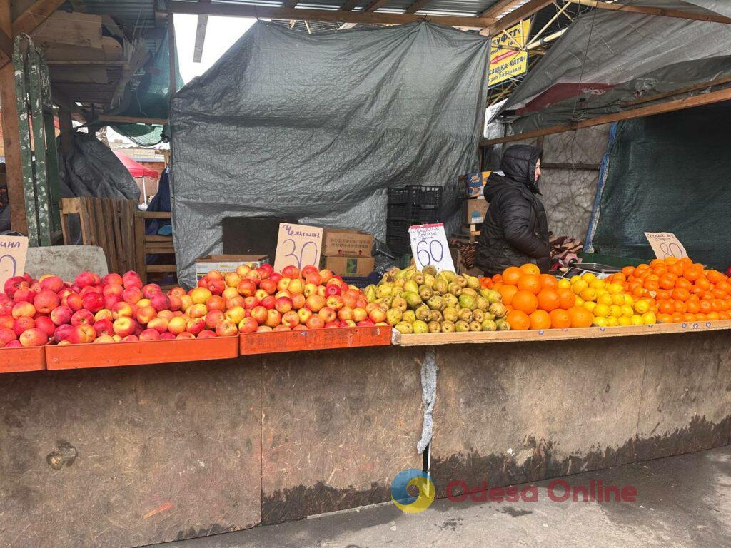 Яйця, ківі та печериці: суботні ціни на одеському «Привозі»