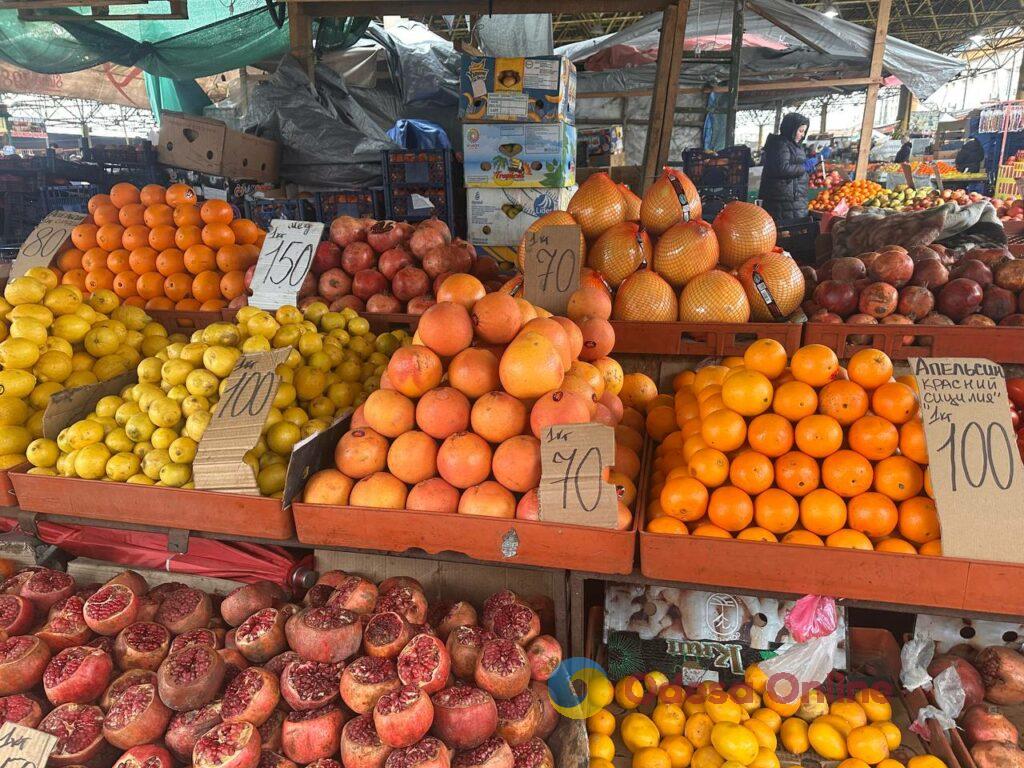 Яйця, ківі та печериці: суботні ціни на одеському «Привозі»