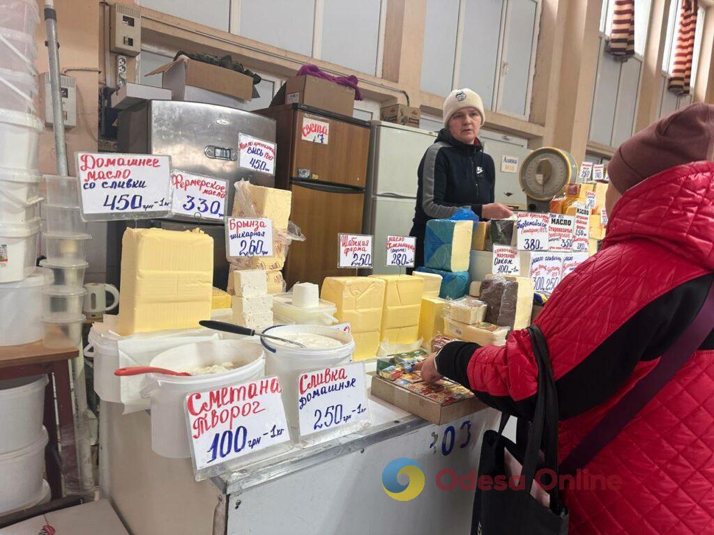 Яйця, ківі та печериці: суботні ціни на одеському «Привозі»