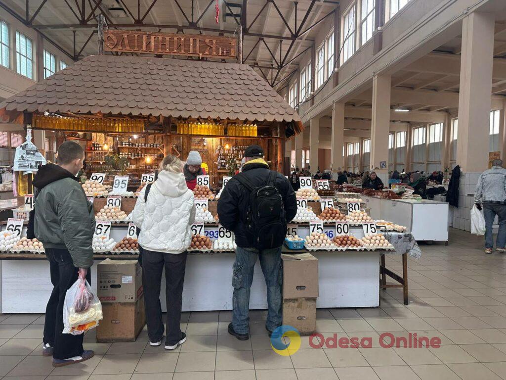 Яйця, ківі та печериці: суботні ціни на одеському «Привозі»