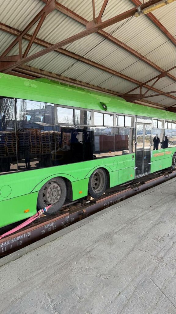 Електротранспорт стоїть — автобуси їдуть: Одеса отримала додатковий транспорт Электротранспорт стоит — автобусы едут: Одесса получила дополнительный транспорт