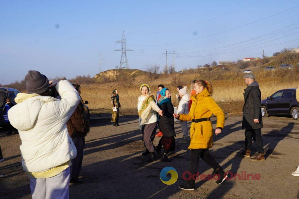 Сожгли чучело и водили хороводы: как одесситы на Куяльнике с зимой прощались
