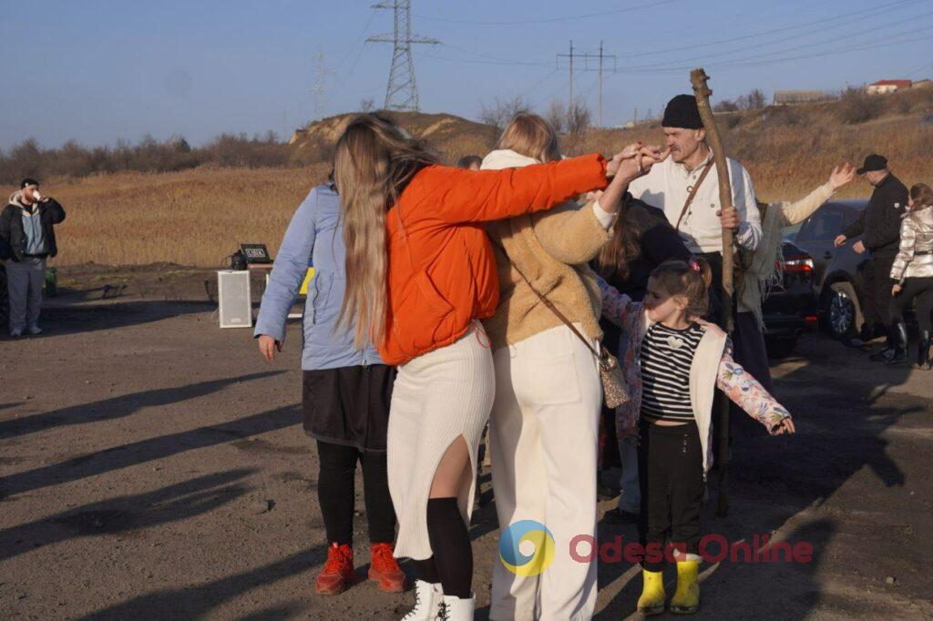 Сожгли чучело и водили хороводы: как одесситы на Куяльнике с зимой прощались