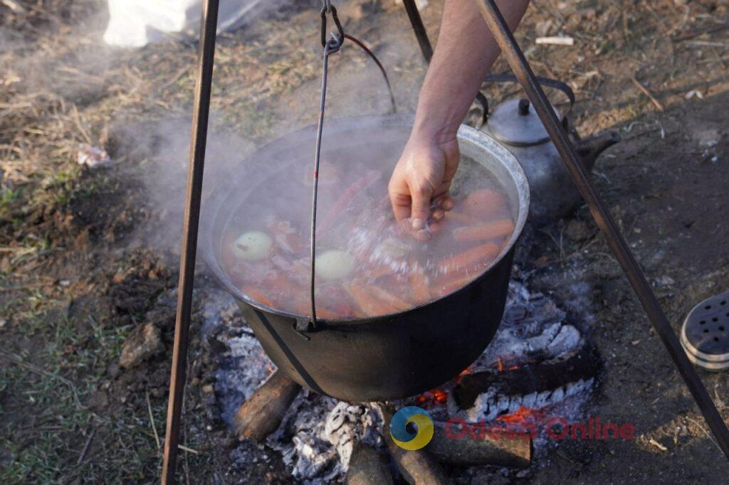 Сожгли чучело и водили хороводы: как одесситы на Куяльнике с зимой прощались