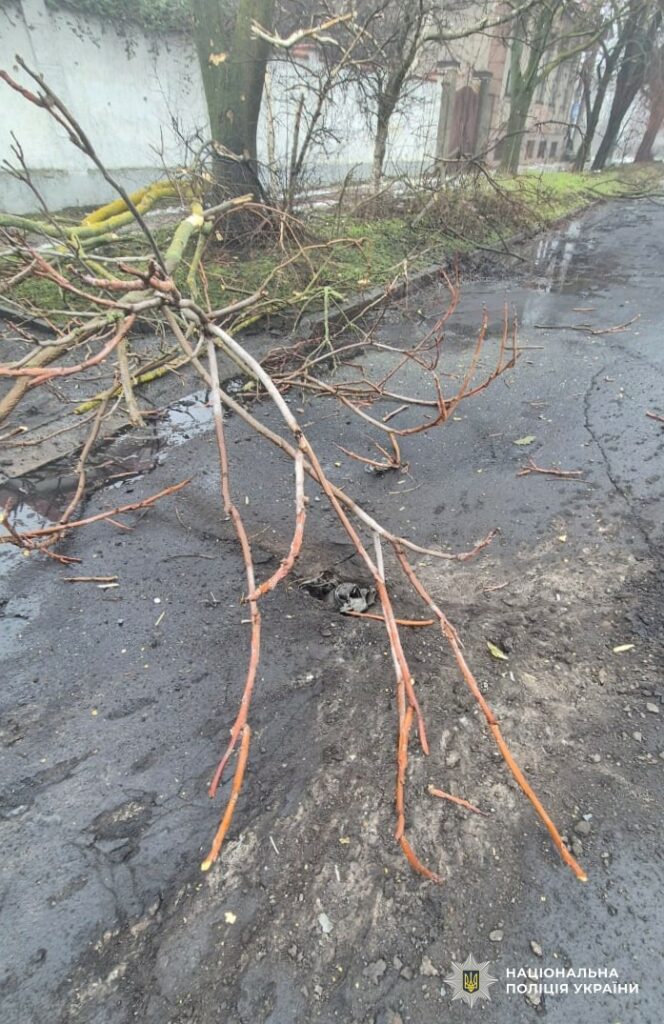 На Херсонщині через обстріли РФ поранено шістьох людей і пошкоджено 40 об’єктів На Херсонщині через обстріли РФ поранено шістьох людей і пошкоджено 40 об’єктів