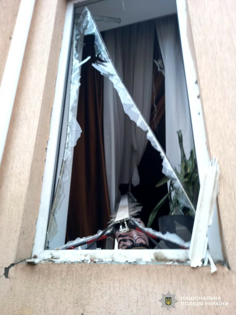 На Херсонщині через обстріли РФ поранено шістьох людей і пошкоджено 40 об’єктів На Херсонщині через обстріли РФ поранено шістьох людей і пошкоджено 40 об’єктів