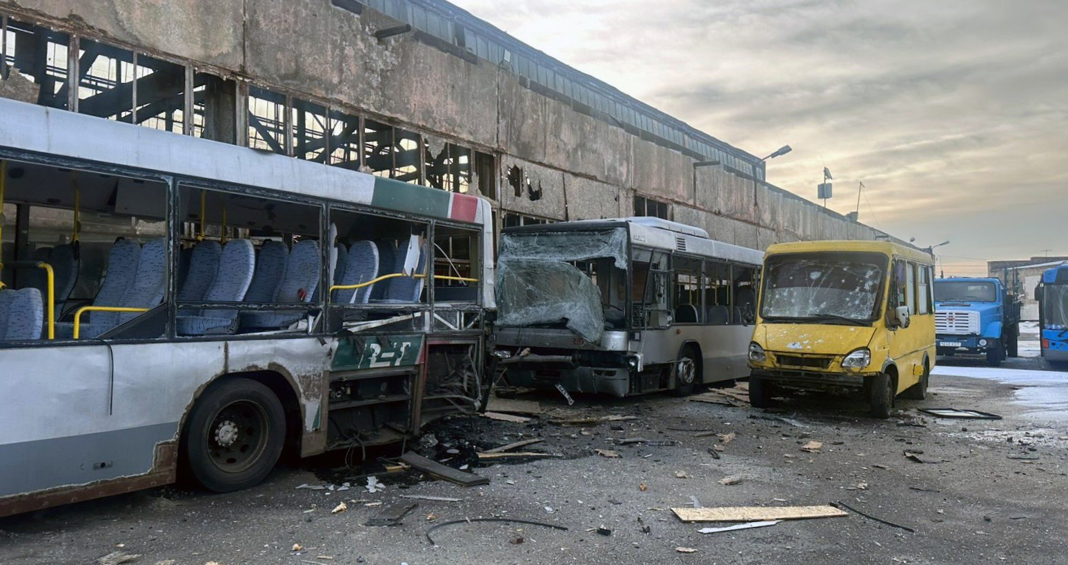 На Херсонщині обстріли поранили двох поліцейських та жінку