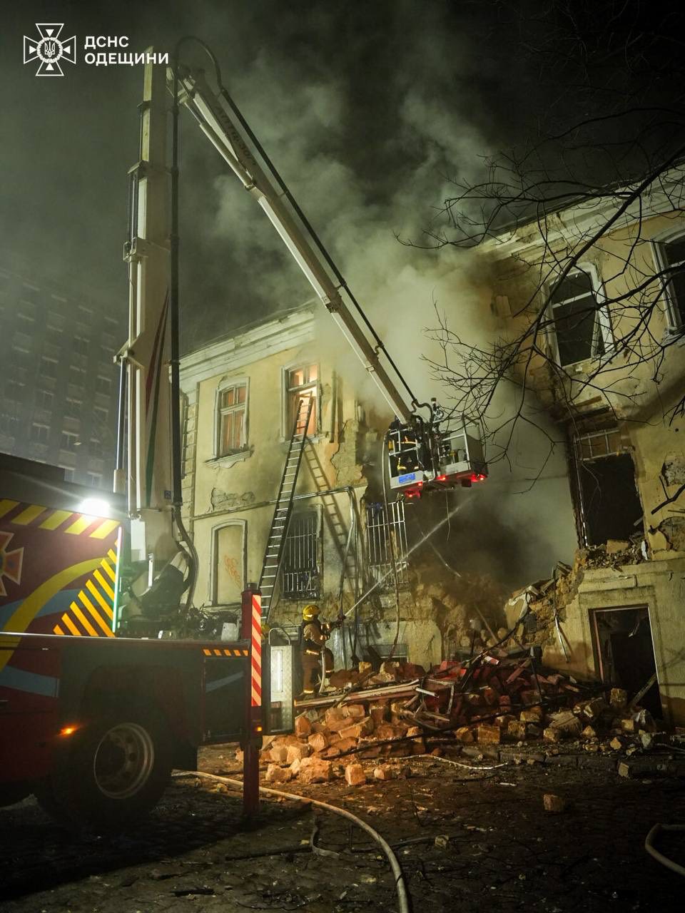 В Одесі після нічної атаки пошкоджені житлові будинки, зокрема багатоповерхівки, постраждали троє людей