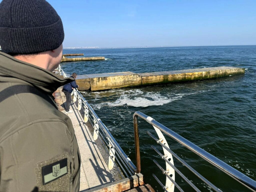 В Одессе возле «Отрады» и «Ланжерона» зафиксировали загрязнение морской воды