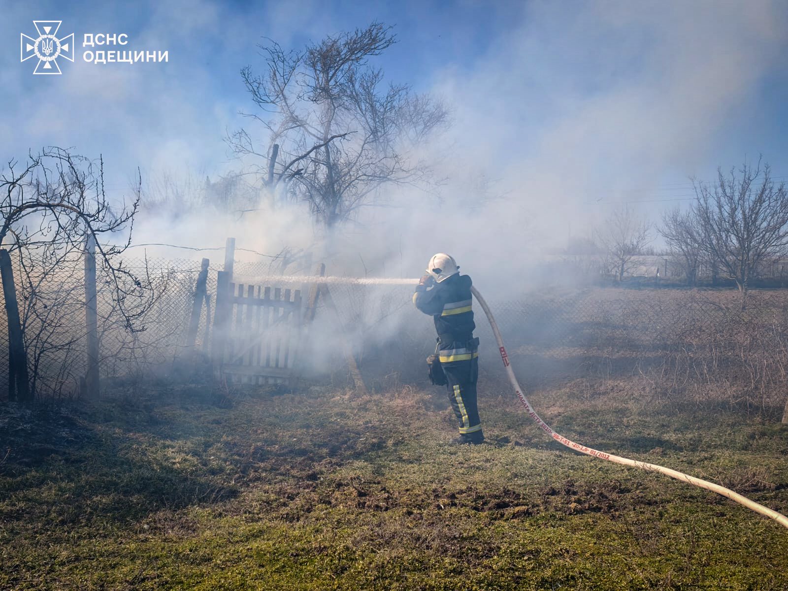 На Одещині за тиждень сталося півсотні пожеж сухої рослинності (фото)