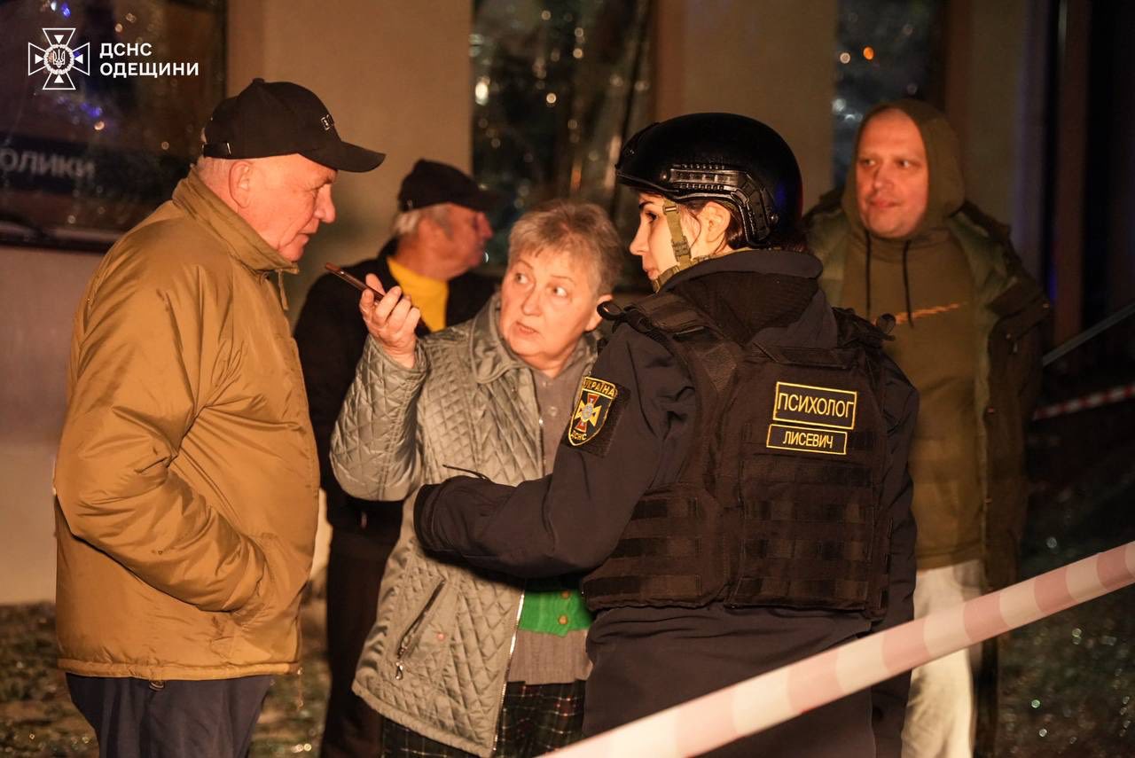 В Одесі після нічної атаки пошкоджені житлові будинки, зокрема багатоповерхівки, постраждали троє людей