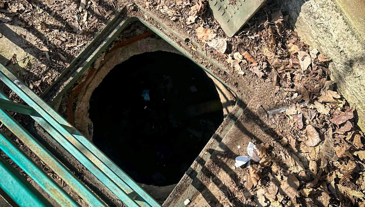 В Одессе двухлетний мальчик упал в открытый люк