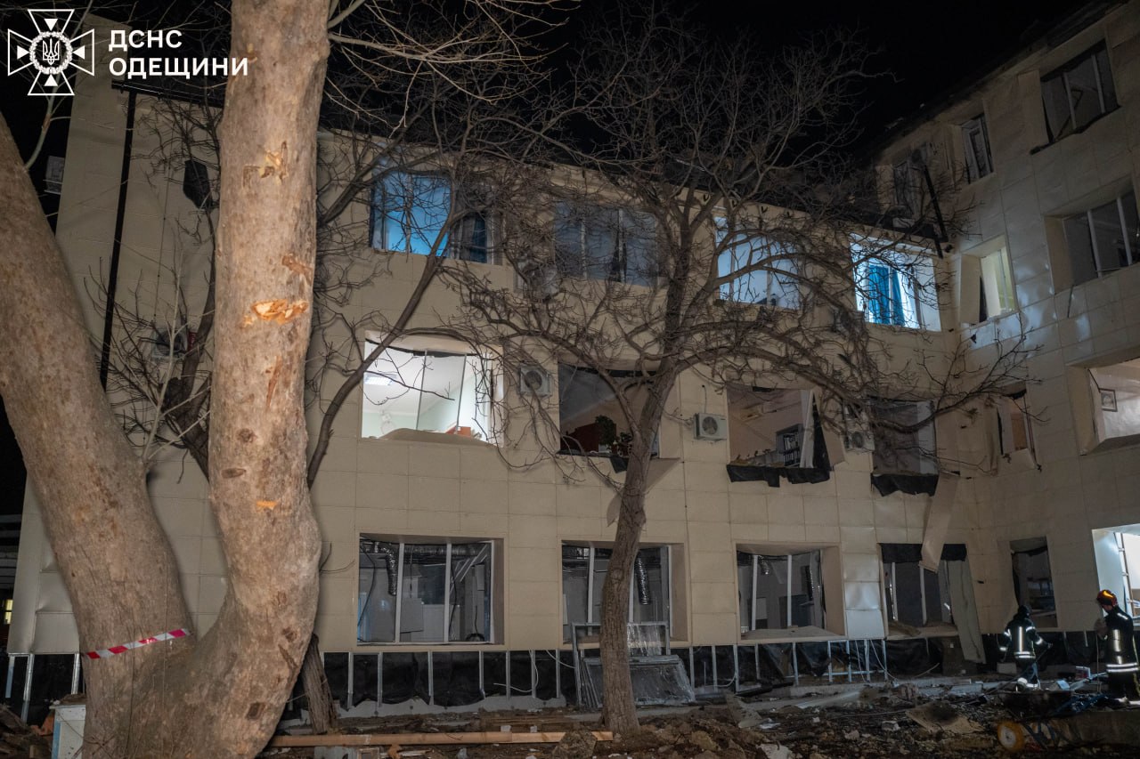 Вночі РФ масовано атакувала Одесу: дві людини загинули, 11 постраждали (оновлено)